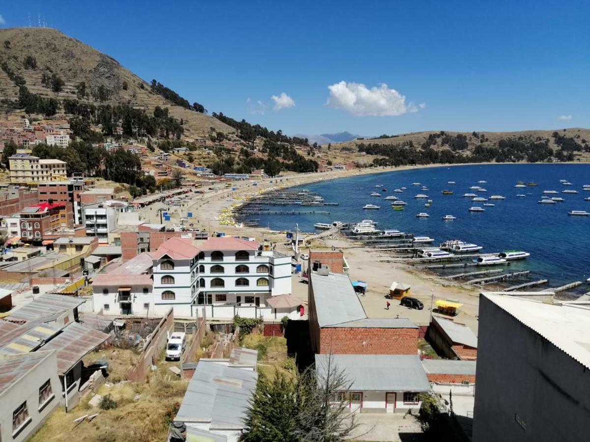 Estrella Del Lago Hotel Копакабана Екстериор снимка